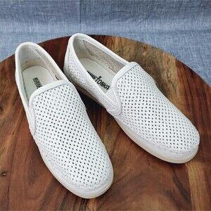 Minnetonka Pacific Slip On Loafer White Perforated Leather Women's 7.5 (Tag 8.0)